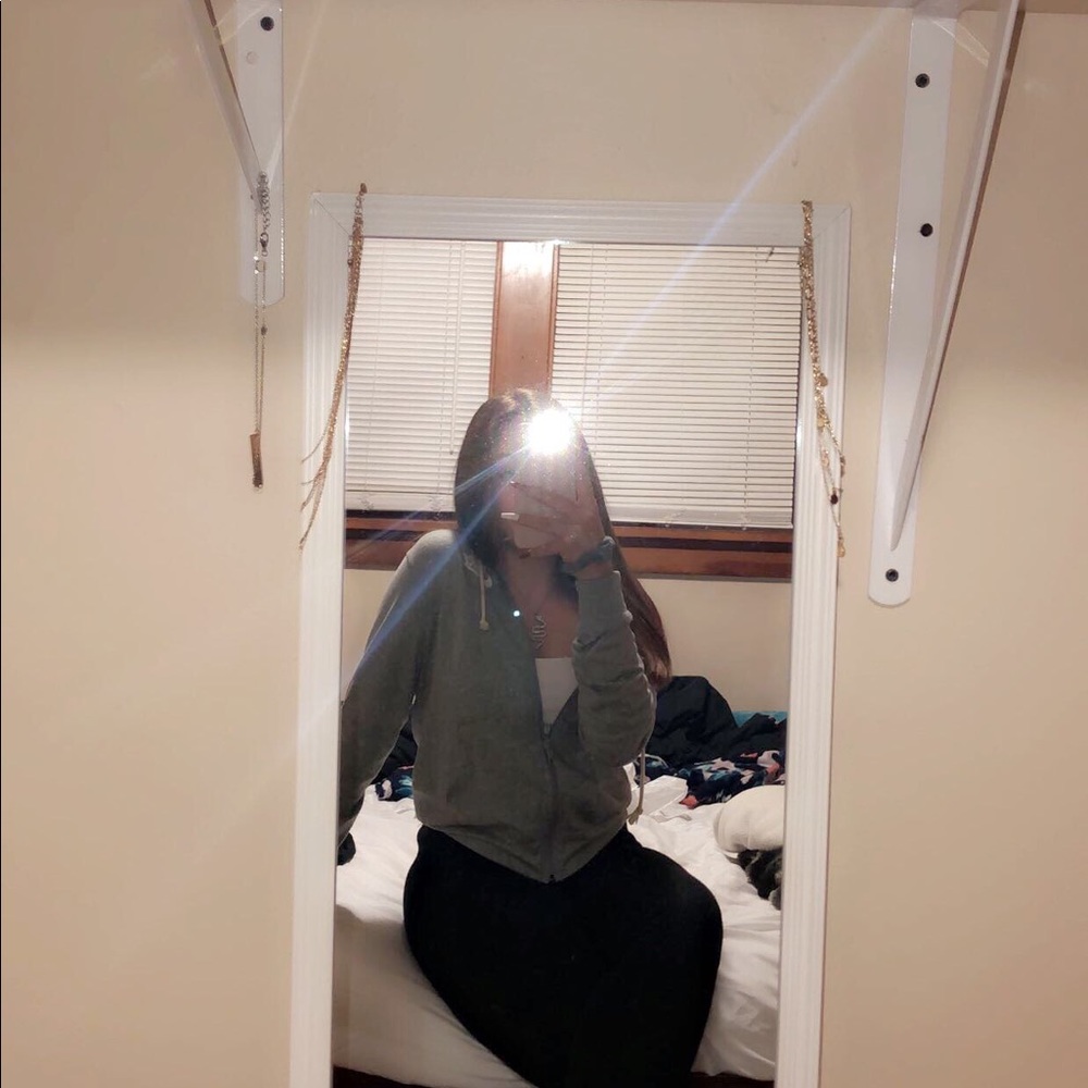 Meet your Posher, Sierra